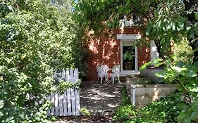 Annies Garden Cottage